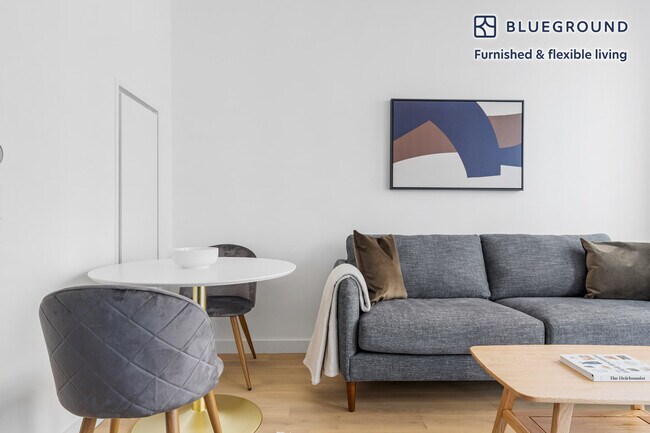 243 W 28th St in New York, NY - Foto de edificio - Building Photo