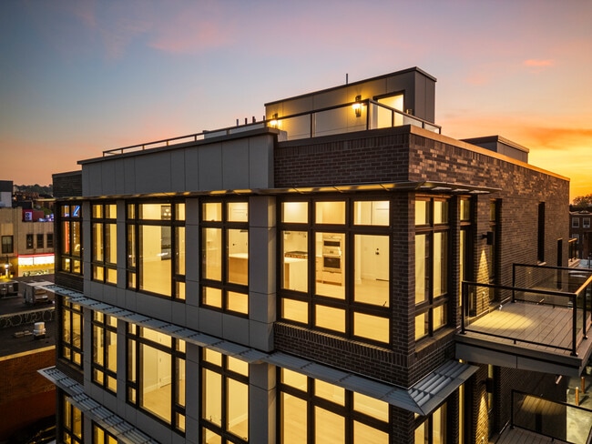 14 Green St, Unit PH2 in Brookline, MA - Building Photo - Building Photo