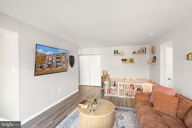 9728 Kingsbridge Dr in Fairfax, VA - Building Photo - Building Photo