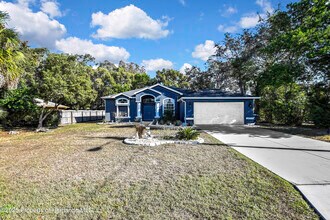 8019 Timberlake Ave in Spring Hill, FL - Building Photo - Building Photo