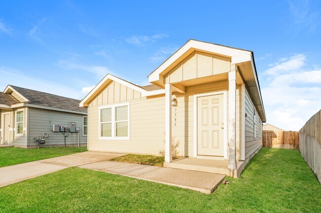 7382 Cultivator Way in San Antonio, TX - Building Photo - Building Photo