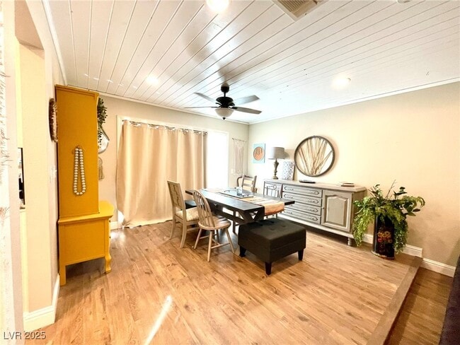 property at 2246 Windsor Dr