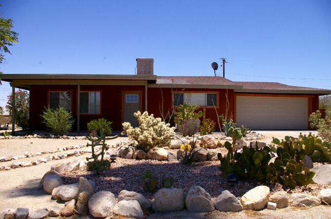 7345 Maude Adams Ave in Twentynine Palms, CA - Building Photo - Building Photo