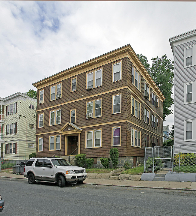 19 Mora St in Boston, MA - Foto de edificio