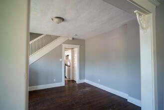 1920 E Washington St, Unit 20 in Indianapolis, IN - Building Photo - Building Photo
