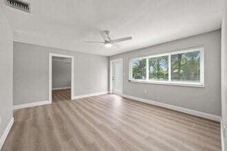 2071 W Carrol Cir in West Palm Beach, FL - Building Photo - Building Photo