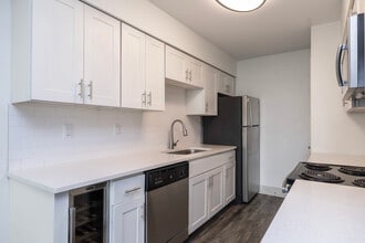 Sun Bay Palms at South Tampa in Tampa, FL - Foto de edificio - Building Photo