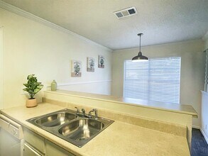 10009 Quail Valley Blvd in Austin, TX - Building Photo - Building Photo