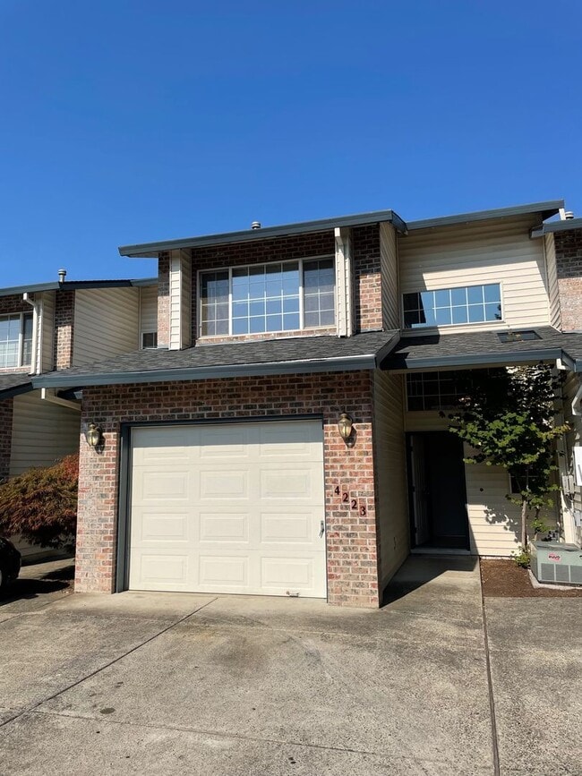 property at 4195 SE Oak St