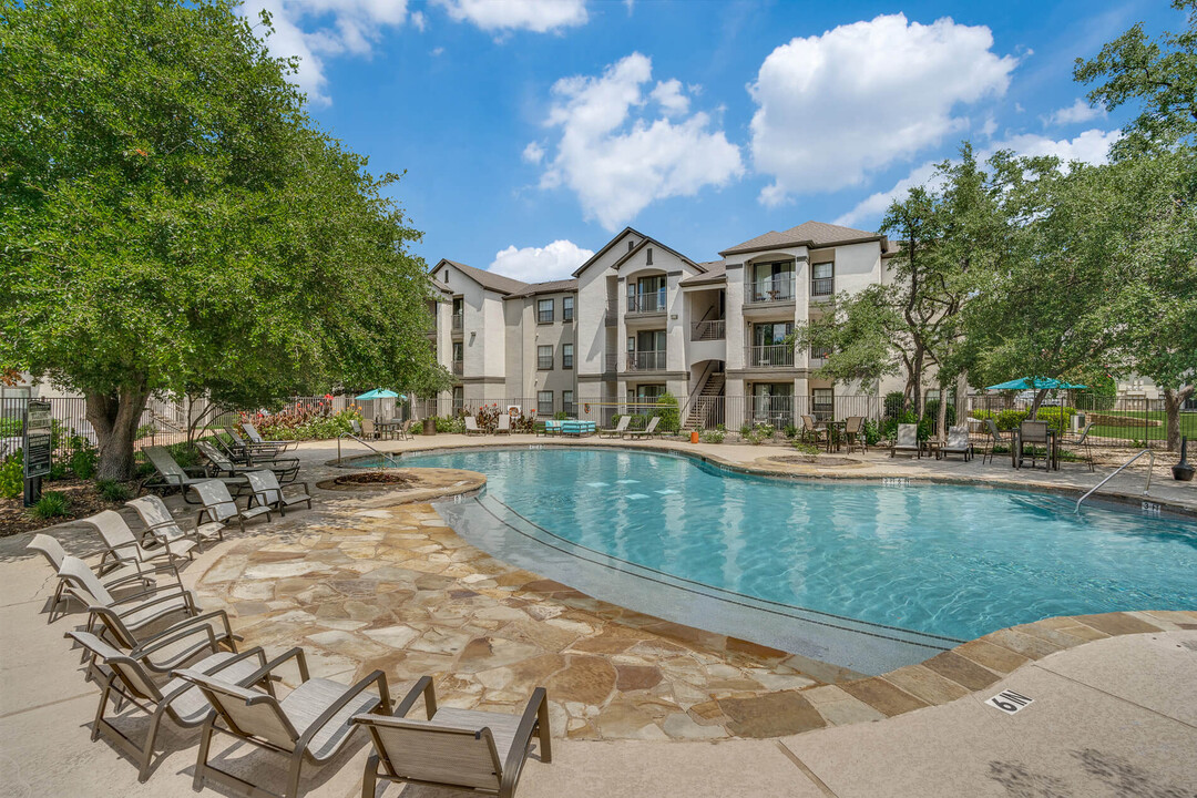 Lakeline Villas in Cedar Park, TX - Foto de edificio