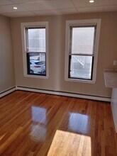 50 Cutter St, Unit 1 in Waltham, MA - Building Photo - Building Photo