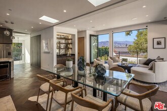 3616 Cadman Dr in Los Angeles, CA - Building Photo - Building Photo
