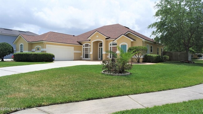 2137 Pond Spring Way in Orange Park, FL - Building Photo - Building Photo