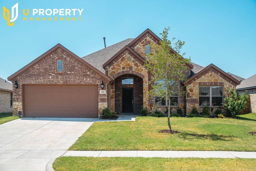 309 Arbury Dr in Forney, TX - Building Photo