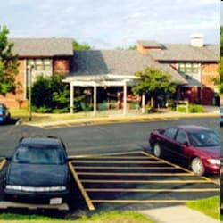 Round House Manor in Kaukauna, WI - Building Photo