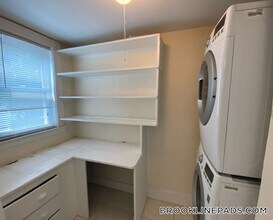 93 Marion St in Brookline, MA - Building Photo - Building Photo