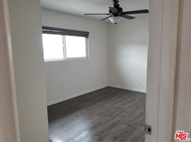 28014 Robin Ave in Santa Clarita, CA - Building Photo - Building Photo