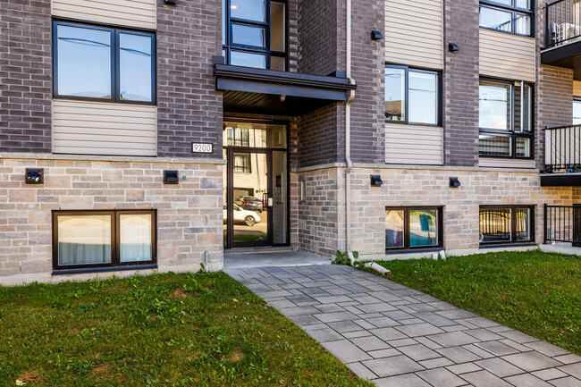 9200 Magloire-Lavallee St in Mirabel, QC - Building Photo - Building Photo