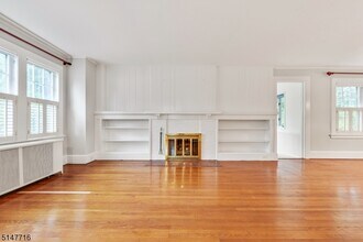 136 Stanmore Pl in Westfield, NJ - Building Photo - Building Photo