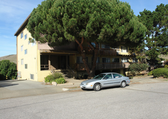 104 Franz Ct in Pacifica, CA - Foto de edificio - Building Photo