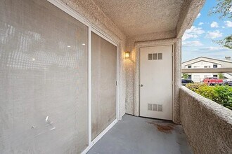 5211 Caspian Springs Dr-Unit -101 in Las Vegas, NV - Building Photo - Building Photo