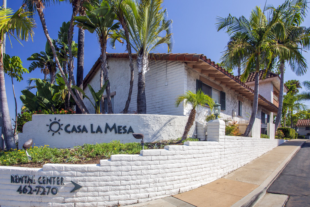 Casa La Mesa in La Mesa, CA - Foto de edificio