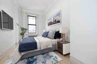 316 W 14th St in New York, NY - Building Photo