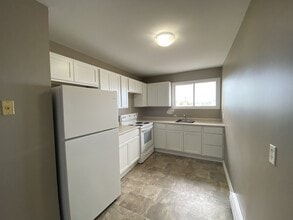 34 Verdun St in Moncton, NB - Building Photo - Building Photo