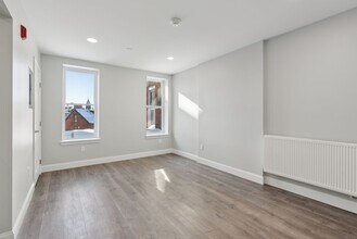 610 Congress St in Portland, ME - Building Photo - Building Photo