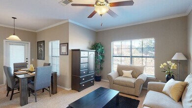 Stoneleigh on May Apartment Homes in Oklahoma City, OK - Building Photo - Building Photo