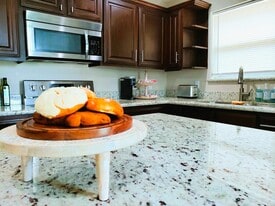 623 Cathedral Hill, Unit 1 in Edinburg, TX - Building Photo