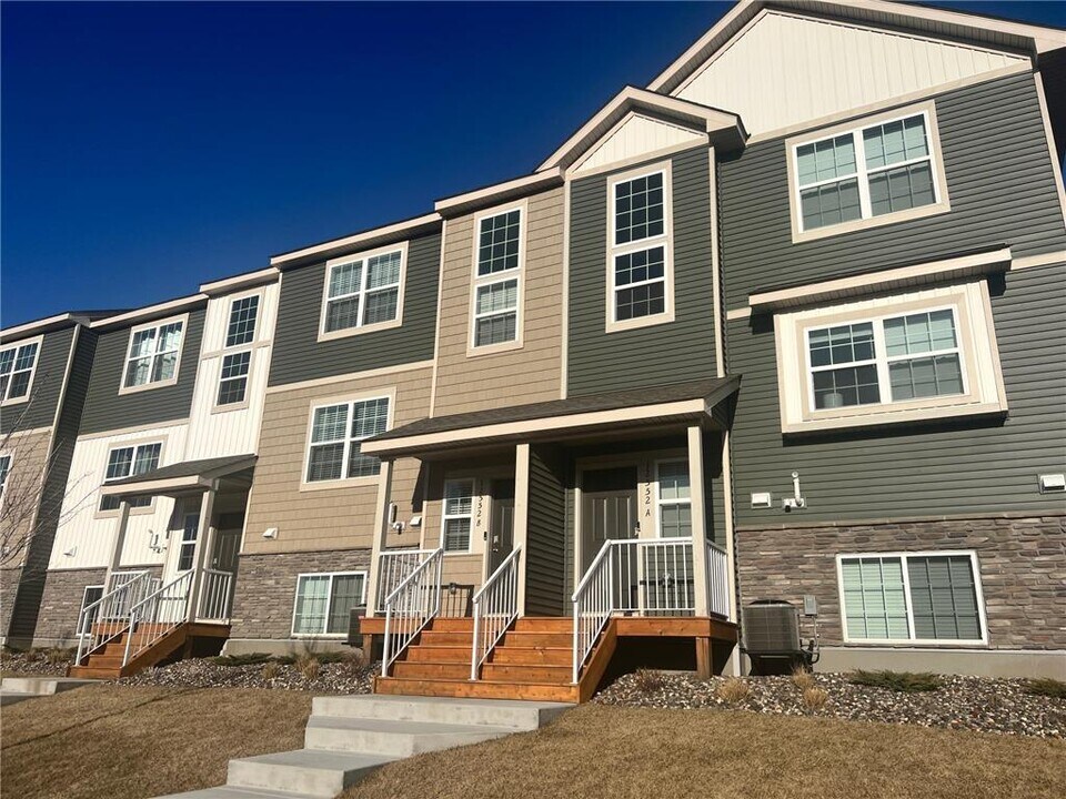 12552 Harpers Ct NE in Blaine, MN - Building Photo