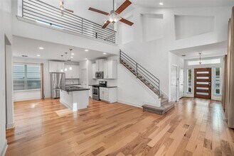 7104 Kane St in Austin, TX - Building Photo - Building Photo