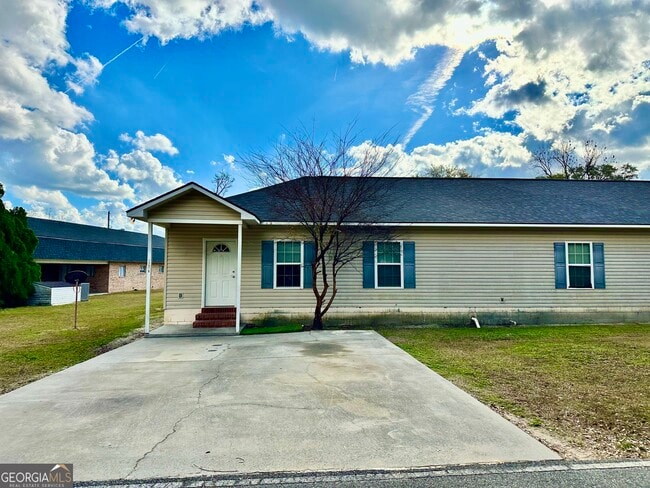 122 Grove Hill Ave in Blackshear, GA - Building Photo - Building Photo