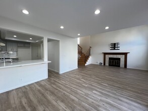 337 Erie Dr in Milpitas, CA - Building Photo - Building Photo