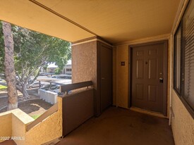 3535 W Tierra Buena Ln, Unit 273 in Phoenix, AZ - Building Photo