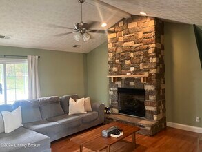 80 Bottle Dr in Elizabethtown, KY - Building Photo - Building Photo