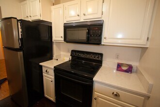 1580 Massachusetts Ave, Unit 2C in Cambridge, MA - Building Photo - Building Photo