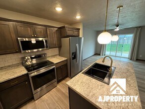 6516 W 6th Pl. in Sioux Falls, SD - Building Photo - Building Photo