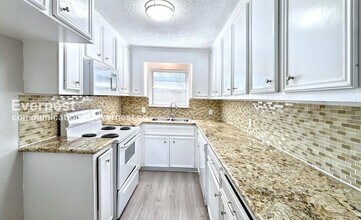 2709 27th Ave N in Texas City, TX - Building Photo - Building Photo