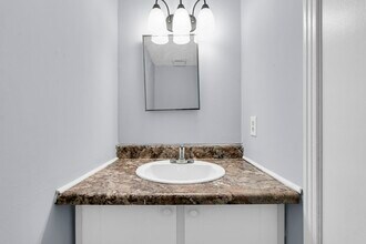 319 11th St N, Unit #4 in Columbus, MS - Building Photo - Building Photo