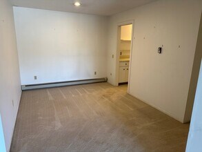 1 Pine St in Peterborough, NH - Foto de edificio - Building Photo