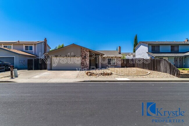 225 Millbrook Way in Vacaville, CA - Building Photo - Building Photo