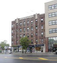 104-110 E Post Rd in White Plains, NY - Building Photo - Building Photo