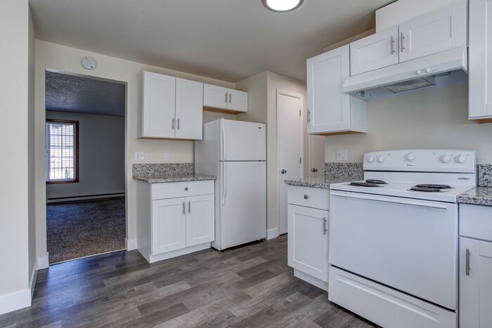 740 SE Cedar St in Hillsboro, OR - Building Photo