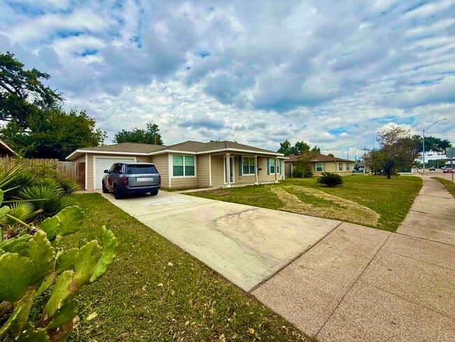 property at 7906 Hammerly Blvd
