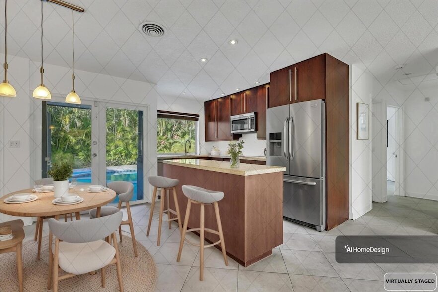 2031 NW 39th Ct in Oakland Park, FL - Building Photo