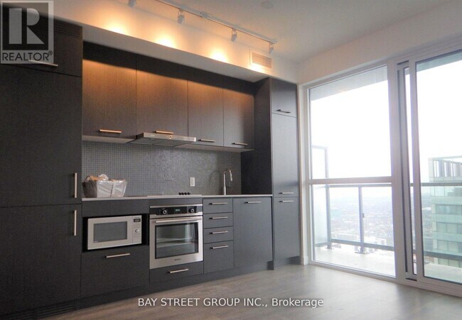 87-4287 Peter St in Toronto, ON - Building Photo - Building Photo