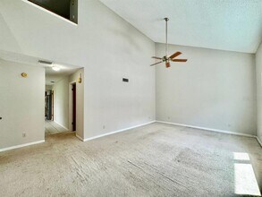 3361 W Hidden Haven Ct in Tampa, FL - Building Photo - Building Photo