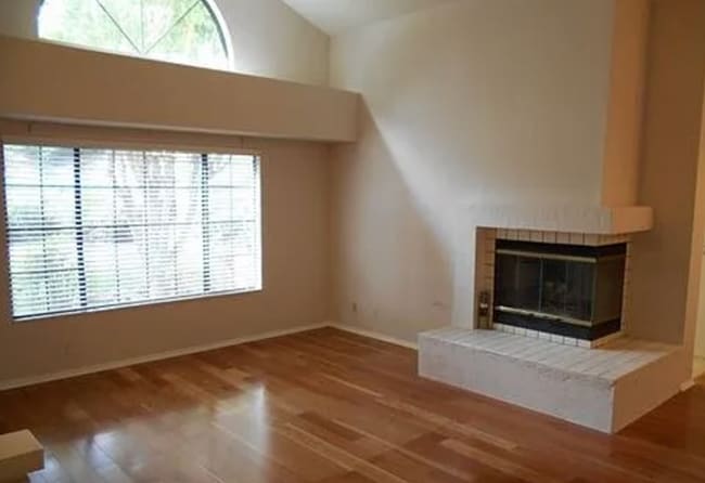 15657 Caldas De Reyes in San Diego, CA - Building Photo - Building Photo